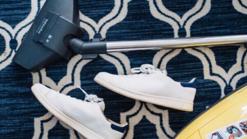 Best 2 in 1 Stick Vacuums of 2023